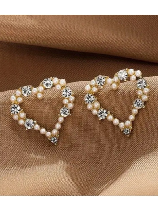 Jewelry - Pearl & Diamond Heart Gold Toned Stud Earrings